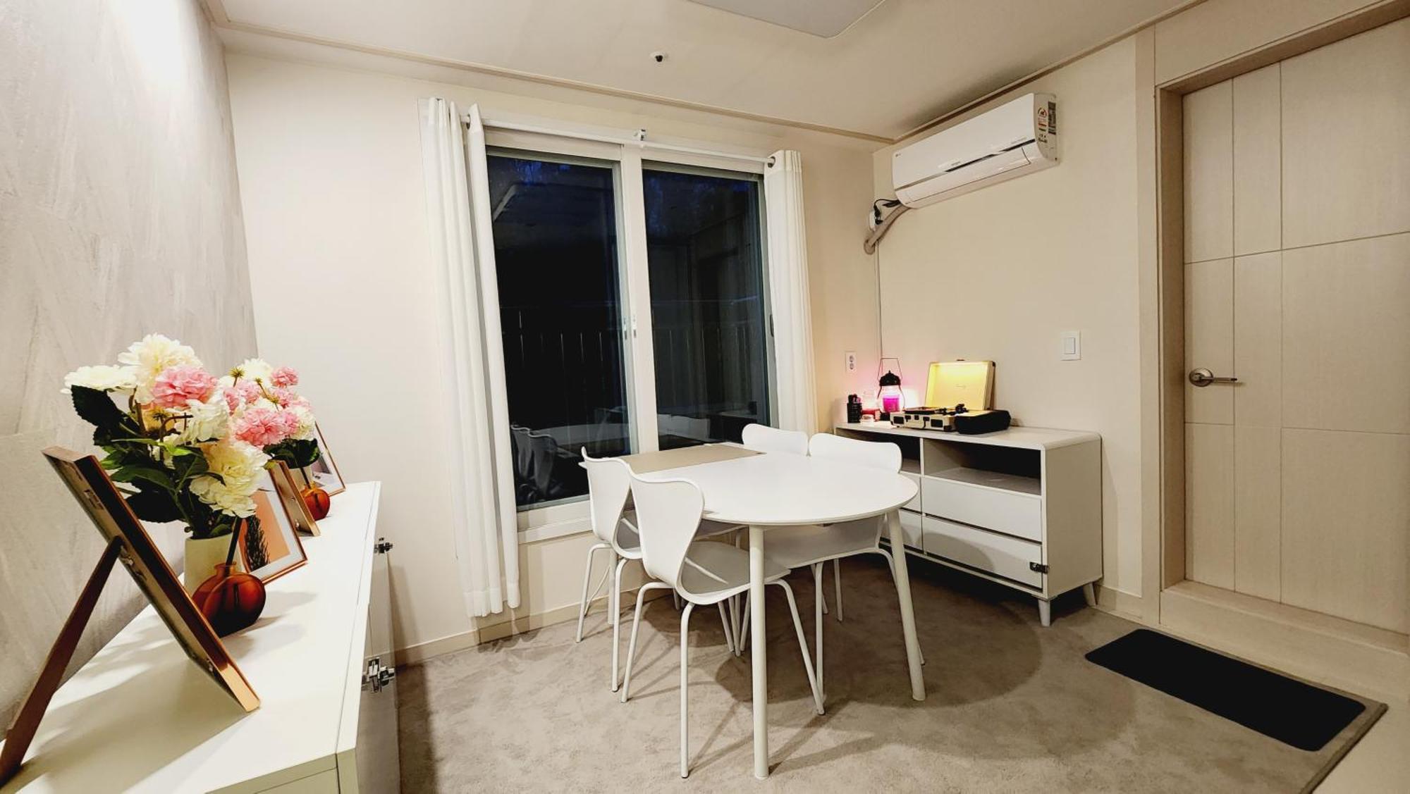 Jw'S Bukhansan Healing Stay I Сеул Экстерьер фото